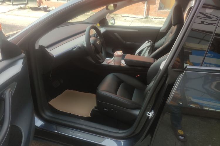 Used Tesla Model Y 2024 Long-Range All-Wheel-Drive Version
