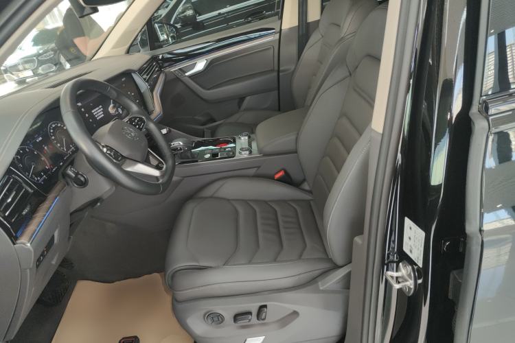 Used Volkswagen Touareg 2023 3.0 TSI Luxury Edition Obsidian Black Sport Package
