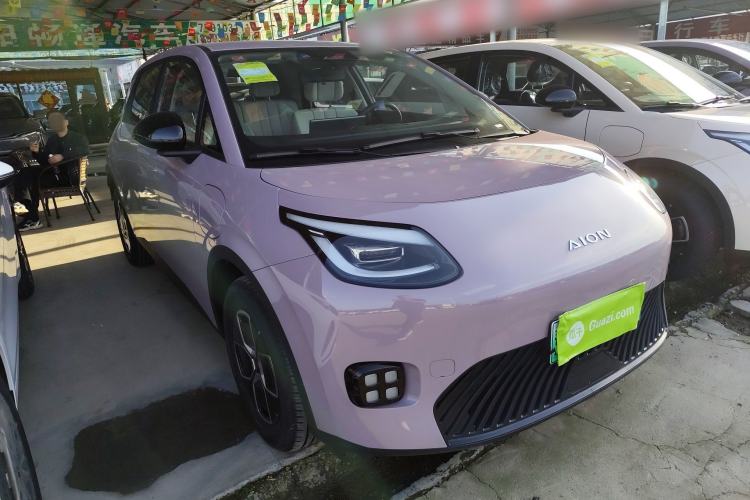 Used AION UT 2025 330 Starlight Edition Front Right 45 Deg