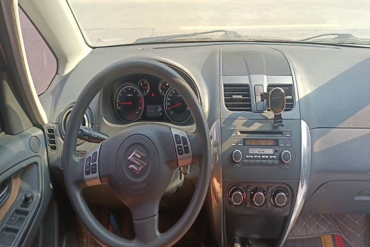 Used Suzuki SX4 2016 1.6L Automatic Classic Edition Interior 2