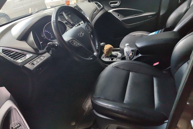 Used Hyundai Santa Fe 2013 2.4L Automatic Two-Wheel Drive Smart Version