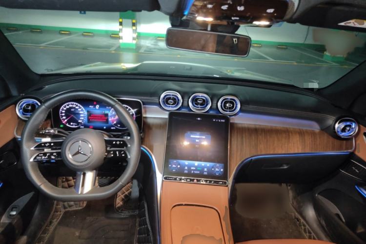 Used Mercedes-Benz GLC 2023 Refreshed GLC 300 L 4MATIC Dynamic Version 7-Seater Interior 2