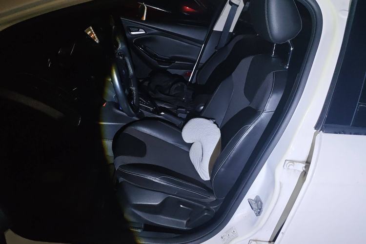 Used Ford Focus 2012 Hatchback 1.6L Automatic Fashion Edition Left Front Seat