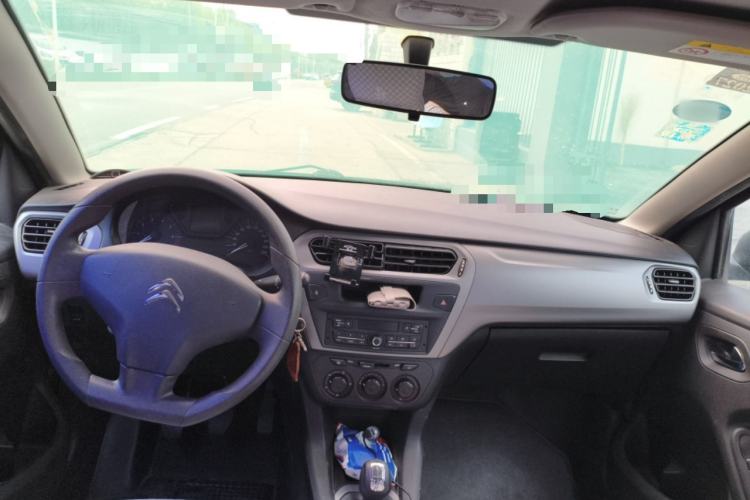 Used Citroen Elysee 2014 1.6L Manual Fashion Edition Center Console