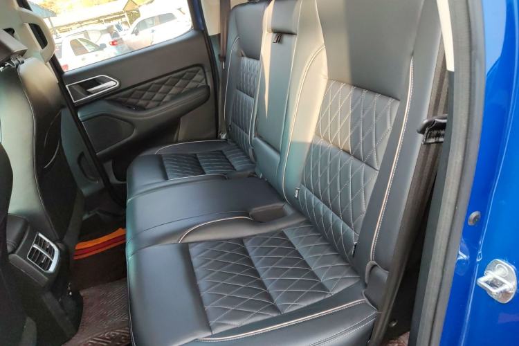 Used Great Wall Poer 2021 2.0T Global Version Passenger Automatic Diesel Two-Wheel Drive Comfort Trim Standard Cab GW4D20M
