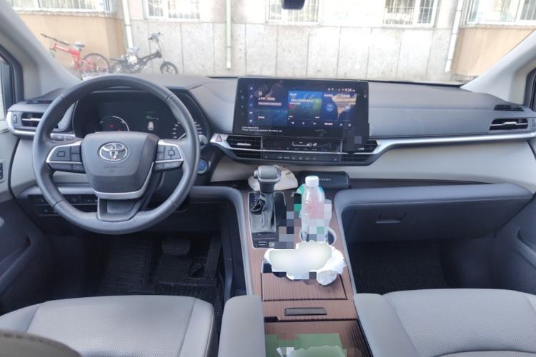 Used Toyota Granvia 2023 2.5L Hybrid Prestige PLUS Edition