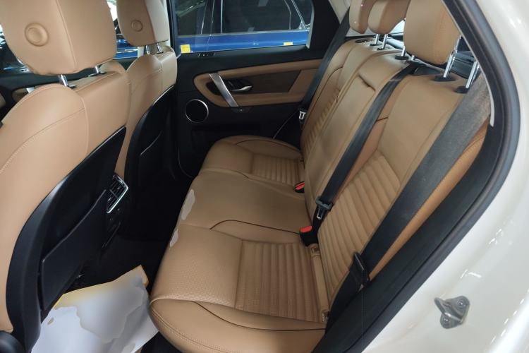 Used Land Rover Discovery Sport New Energy 2024 1.5T P300e Plug-in Hybrid Electric Version Interior 4