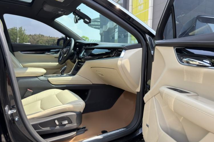 Used Cadillac XT5 2018 25T Luxury Model