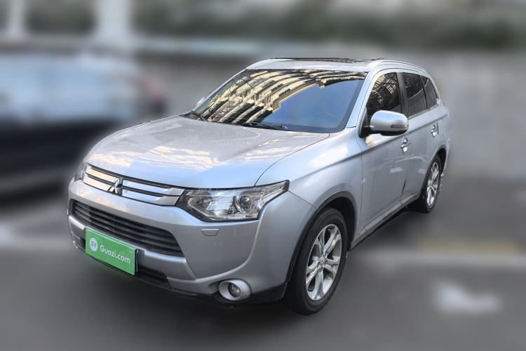 Used Mitsubishi Outlander 2014 2.4L 4x4 Deluxe Value Edition 7 Seats