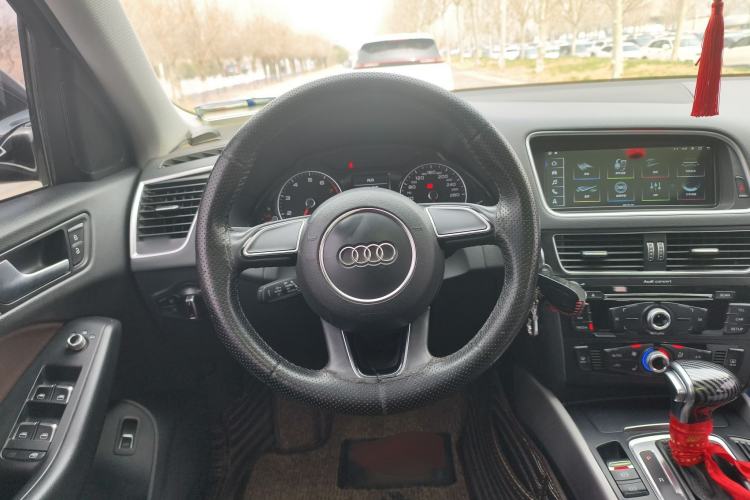 Used Audi Q5 2017 Plus 40 TFSI Ambition Model
