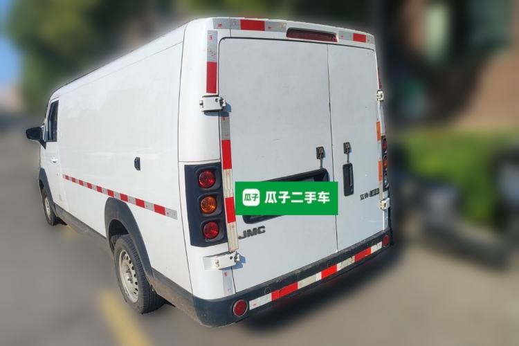 Used JMC E-Roadrunner 2023 E630 Van Base Model 41.86 kWh
