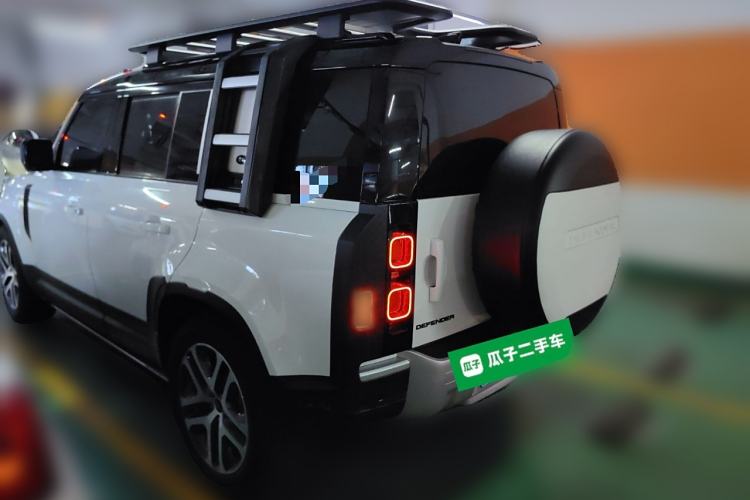 Used Land Rover Defender 2023 Facelift 110 3.0T P400 Dark Edition
