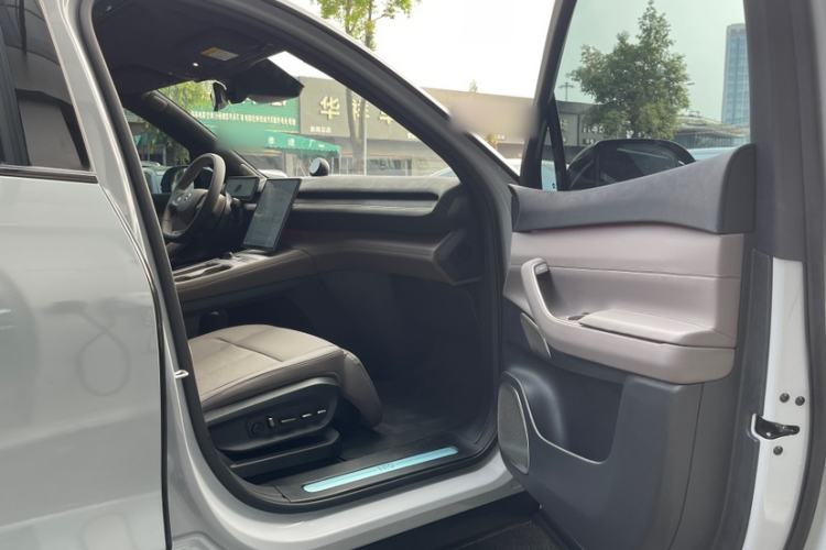 Used Nio ES7 2022 100 kWh Interior 4