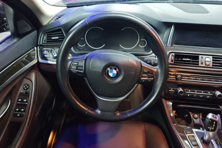 Used BMW 5 Series 2017 525Li Luxury Design Package Steering Wheel