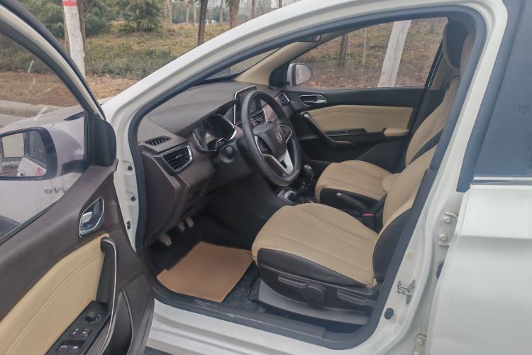 Used Baojun 310W 2017 1.5L Manual Fashion Model China V