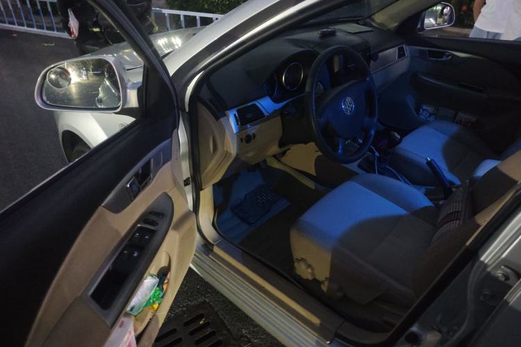 Used Buick Excelle 2013 1.5L Manual Classic Model
