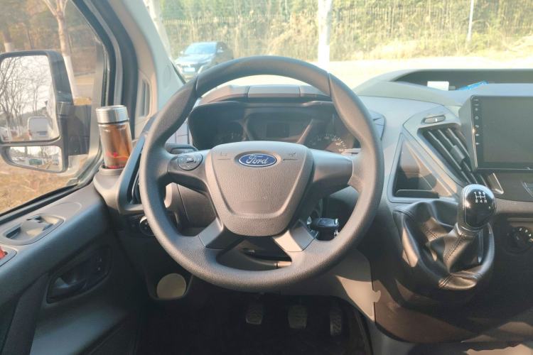 Used Ford Transit 2019 2.0T Diesel Multi-Purpose Commercial Vehicle Mid-Drive Mid-Roof 6-Seater China VI Standard
