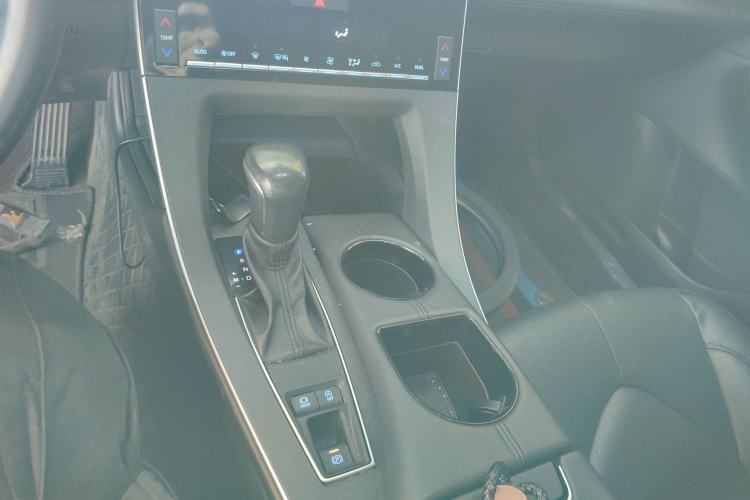 Used Toyota Avalon 2019 2.0L XLE Premium Edition China VI