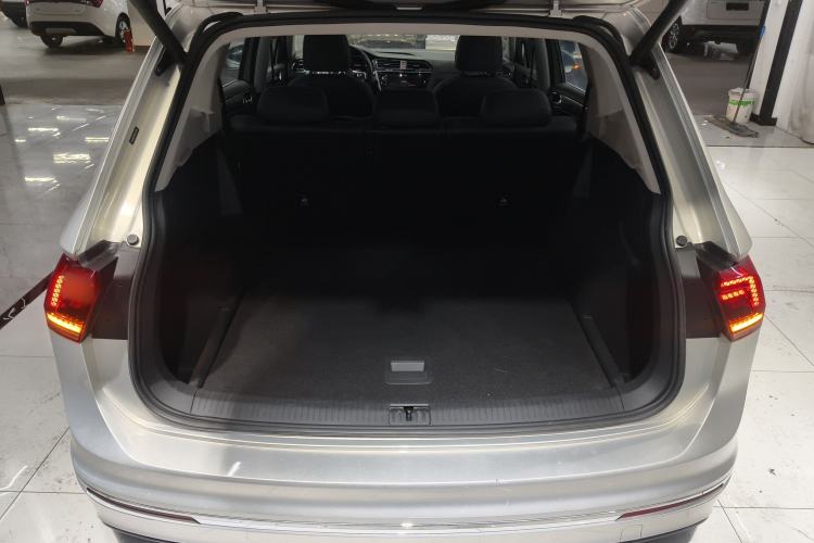 Used Volkswagen Tiguan L 2019 Restyled 330TSI Automatic Two-Wheel Drive R-Line Flagship Version China VI Standard