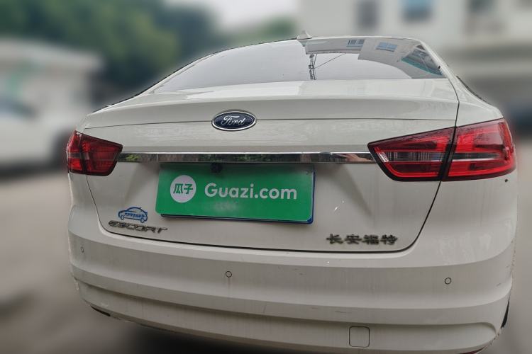 Used Ford Escort 2015 1.5L Automatic Fashion Model
