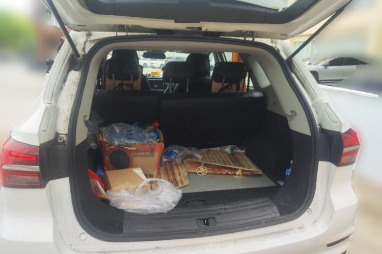 Used Roewe RX5 2018 20T Two-Wheel Drive Manual Flagship Edition Trunk