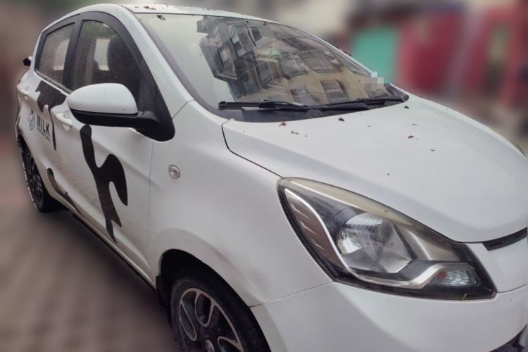 Used CHANGAN Benni 2015 1.4L IMT Luxury Model China V Standard Front Right 45 Deg