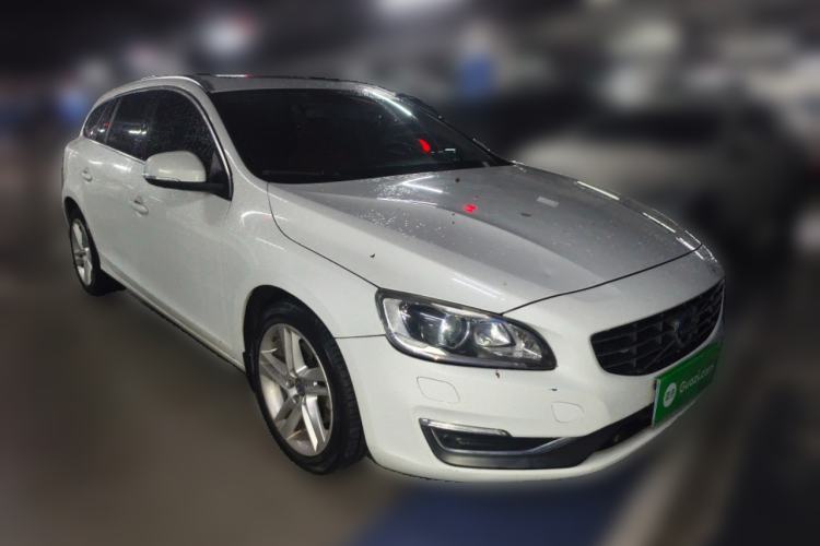 Used Volvo V60 2014 T5 Zhiya Edition Front Right 45 Deg