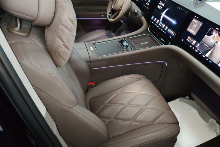 Used Hima AITO M9 2025 Pure Electric Ultra Version 100 kWh 6-Seater Model Right Front Seat