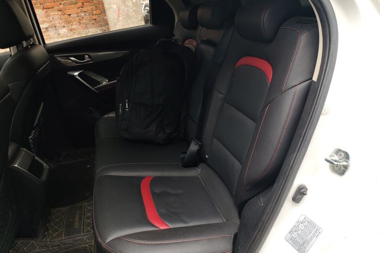 Used CHANGAN CS55 2018 1.5T Manual Colorful Model China V Standard
