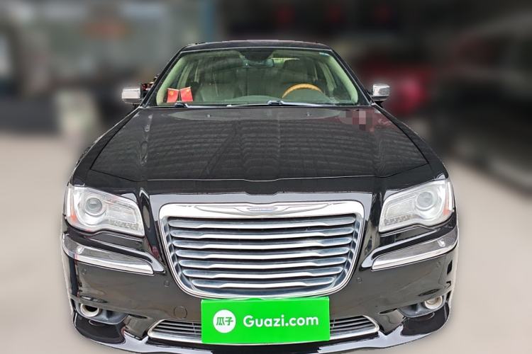 Used Chrysler 300C 2013 3.6L Luxury Edition