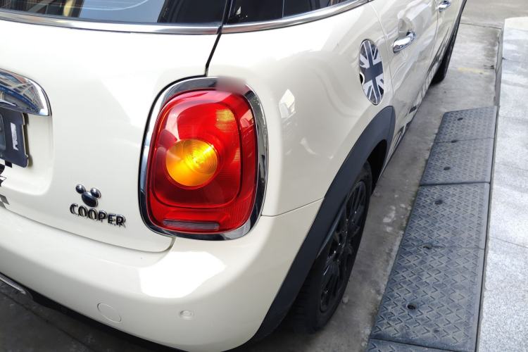 Used MINI 2016 1.5T COOPER Five-Door Edition Right Rear Taillight