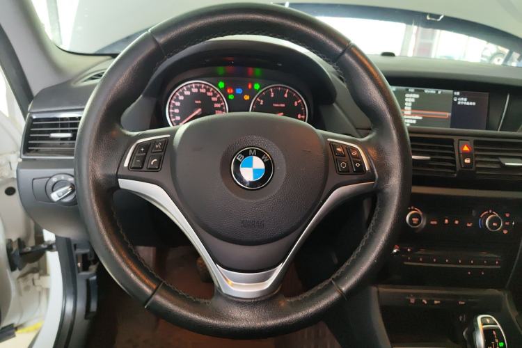 Used BMW X1 2014 sDrive18i Leading Model
