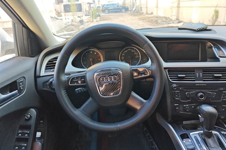 Used Audi A4L 2012 2.0 TFSI automatic standard version Steering Wheel