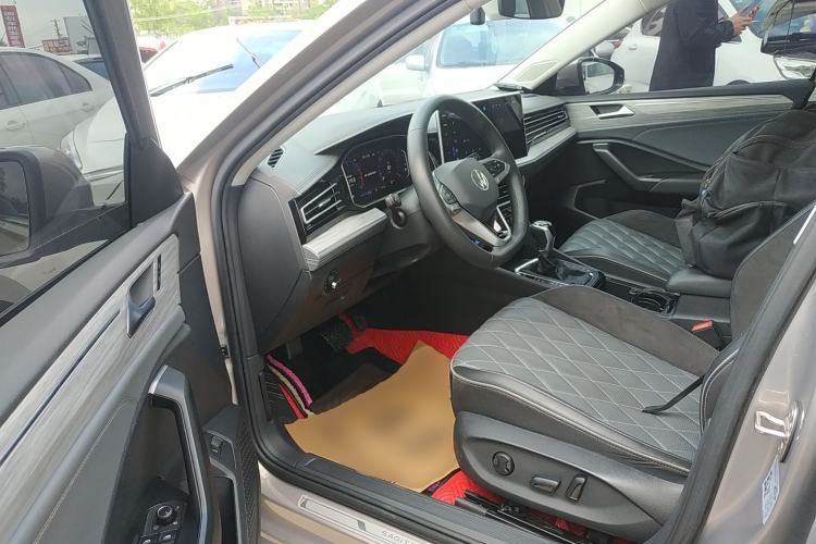 Used Volkswagen Sagitar 2023 300TSI DSG Excellence Edition Driver Seat