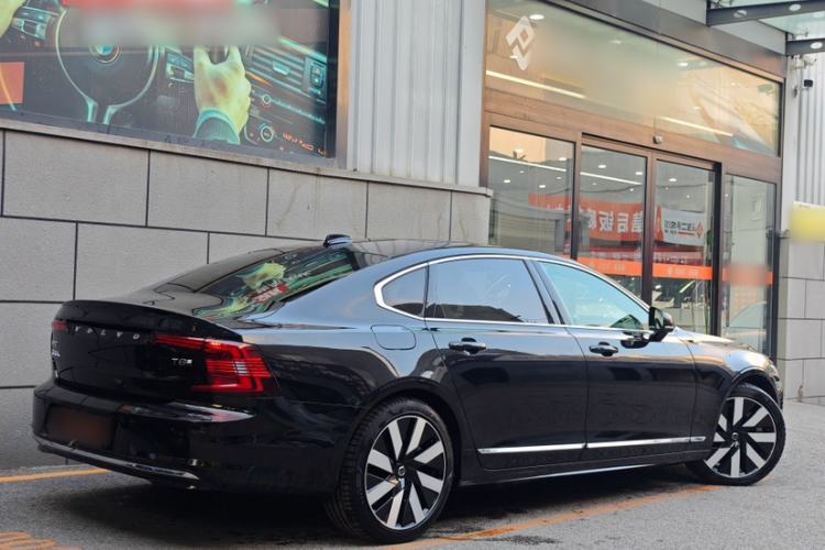 Used Volvo S90 New Energy 2024 Plug-in Hybrid Four-Wheel Drive Long-Range Luxury Smart Edition
