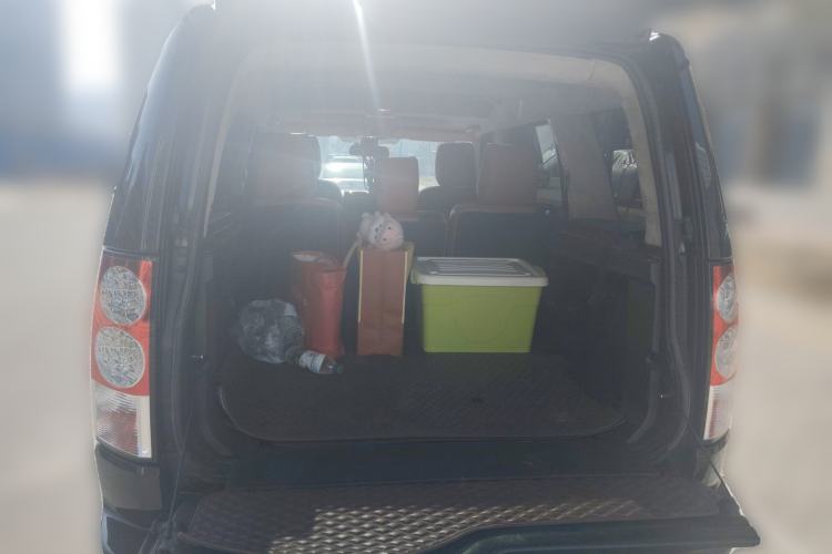 Used Land Rover Discovery 2012 5.0 V8 HSE Trunk