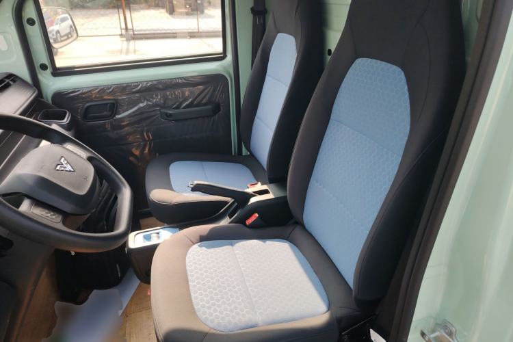 Used REACH MINI Truck 2023 120km Long Wheelbase Van-Type Striving Edition
