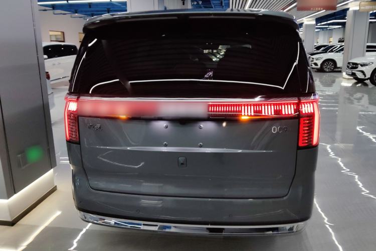 Used Zeekr 009 2024 7-Seater Walk-Through Version Four-Wheel Drive 108 kWh
