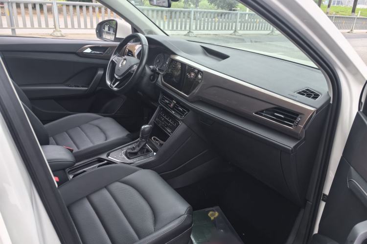 Used Volkswagen Tharu 2021 280TSI Two-Wheel-Drive Luxury Plus Edition Interior 3