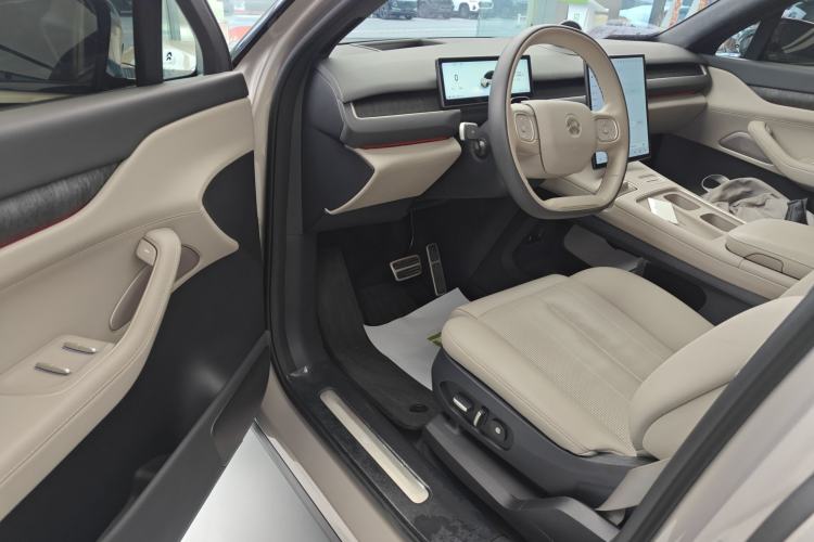 Used Nio ES8 2024 75 kWh Driver Seat