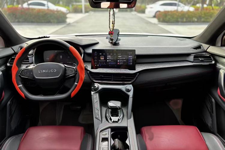 Used Lynk & Co 06 2020 1.5T JinPro model Interior 3