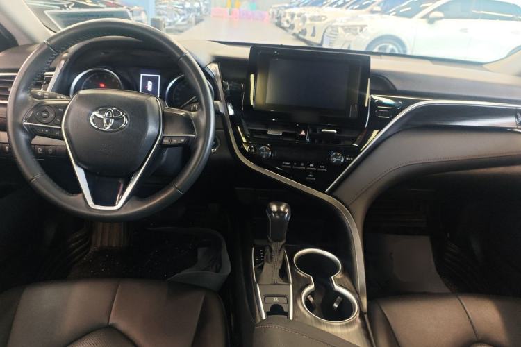 Used Toyota Camry 2023 2.0GVP Premier Edition Center Console