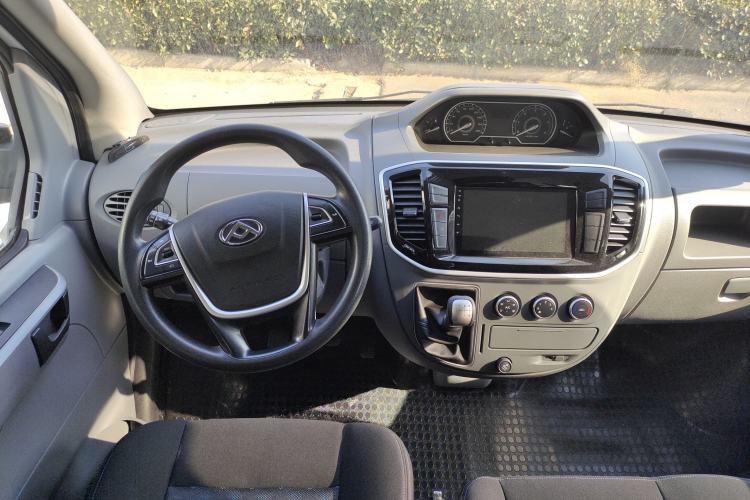 Used SAIC MAXUS Xintu V80 2021 2.0T Manual Classic Aoyuntong Short Wheelbase Mid-Roof 5/6-Seater