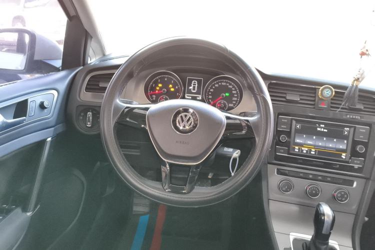 Used Volkswagen Golf 2015 1.4TSI Automatic Comfort Model

