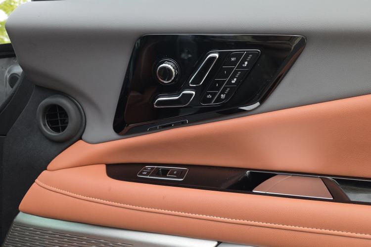 Used Cadillac OPTIQ 2024 Four-Wheel Drive Long-Range Version
