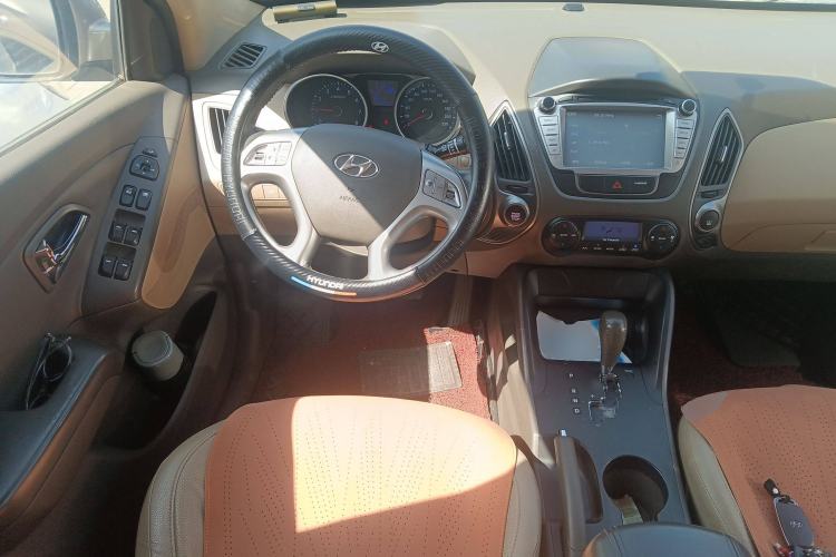 Used Hyundai ix35 2013 2.0L Automatic Two-Wheel Drive Smart GLS China IV Standard