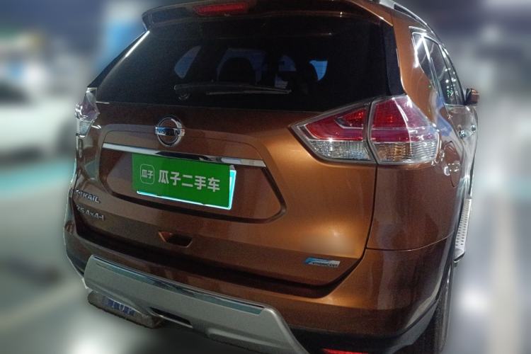 Used Nissan X-Trail 2014 2.5L CVT Leading Edition 4WD
