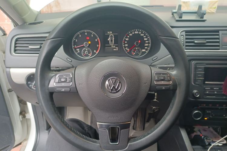Used Volkswagen Sagitar 2014 Revised Version 1.4TSI Manual Luxury Edition Steering Wheel