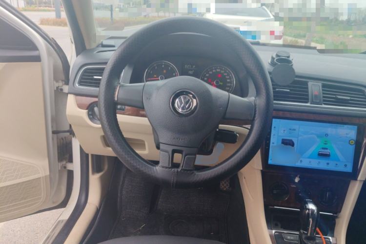 Used Volkswagen Lavida 2013 1.4TSI DSG Comfort Edition Steering Wheel