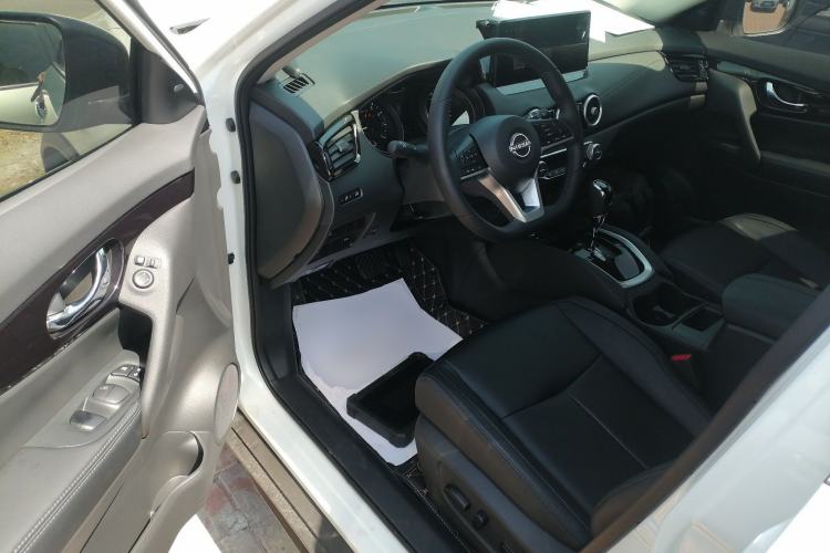 Used Nissan X-Trail 2025 Honor 2.0L Two-Wheel Drive Leading Edition Driver Seat